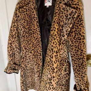 Cheetah Print Belted Button Down Coat 🧥 Small